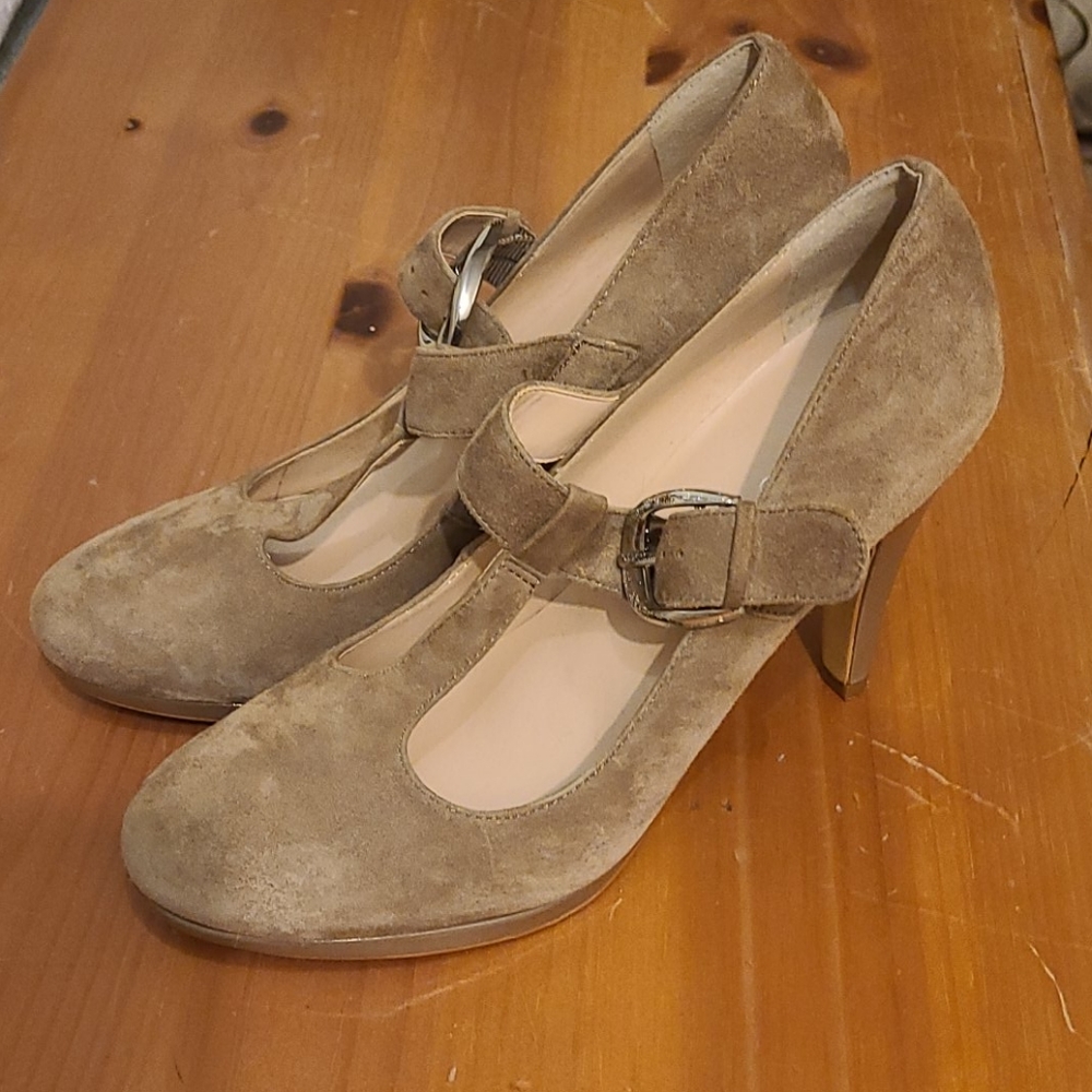 Suede platform Pumps